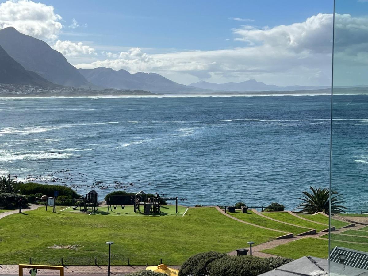 Hermanus Waterfront Apartment No 17 Buitenkant foto