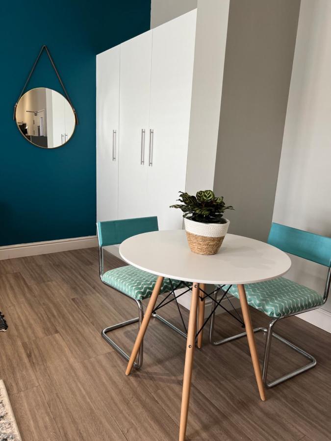 Hermanus Waterfront Apartment No 17 Buitenkant foto