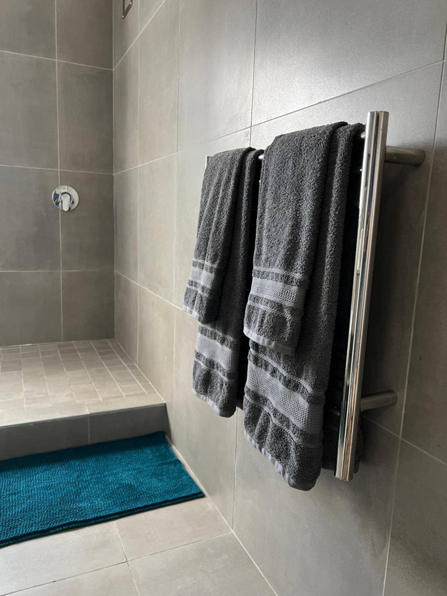 Hermanus Waterfront Apartment No 17 Buitenkant foto