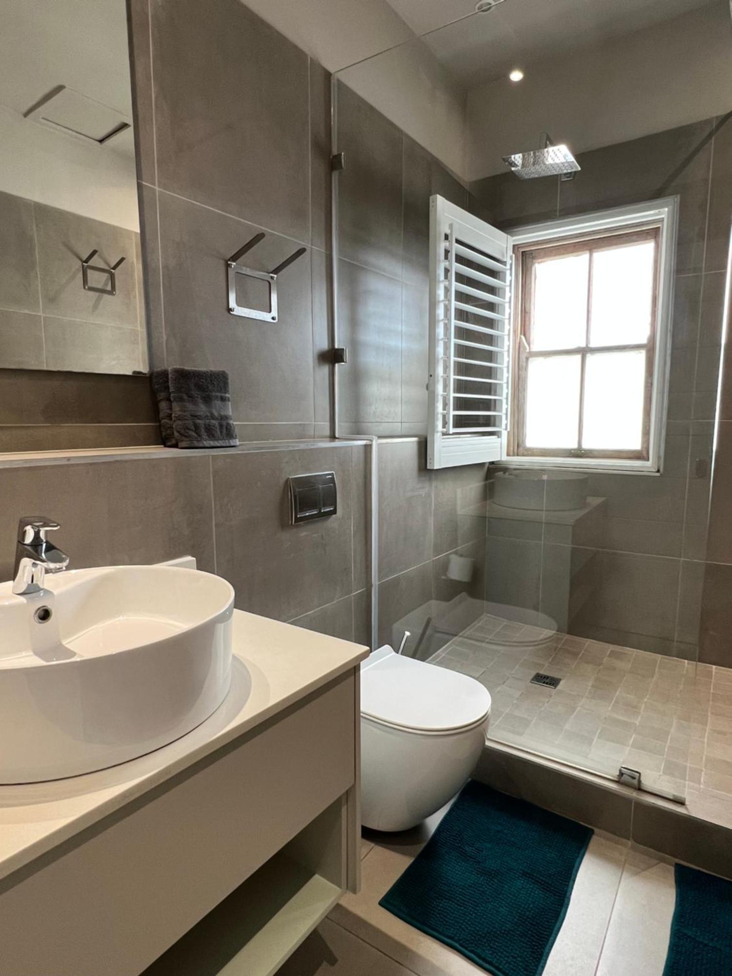 Hermanus Waterfront Apartment No 17 Buitenkant foto